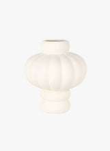 将图片加载到图库查看器，LOUISE ROE COPENHAGEN l Ceramic Balloon Vase 08 Raw White