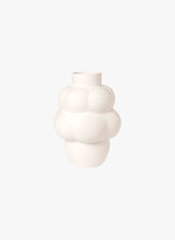 将图片加载到图库查看器，LOUISE ROE COPENHAGEN l Ceramic Balloon Vase 04 Petit Raw White