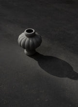 将图片加载到图库查看器，LOUISE ROE COPENHAGEN l Ceramic Balloon Vase 02 Sanded Grey