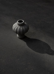 LOUISE ROE COPENHAGEN l Ceramic Balloon Vase 02 Sanded Grey